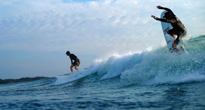 mejorando maniobras surfers escuela de surf las dunas
